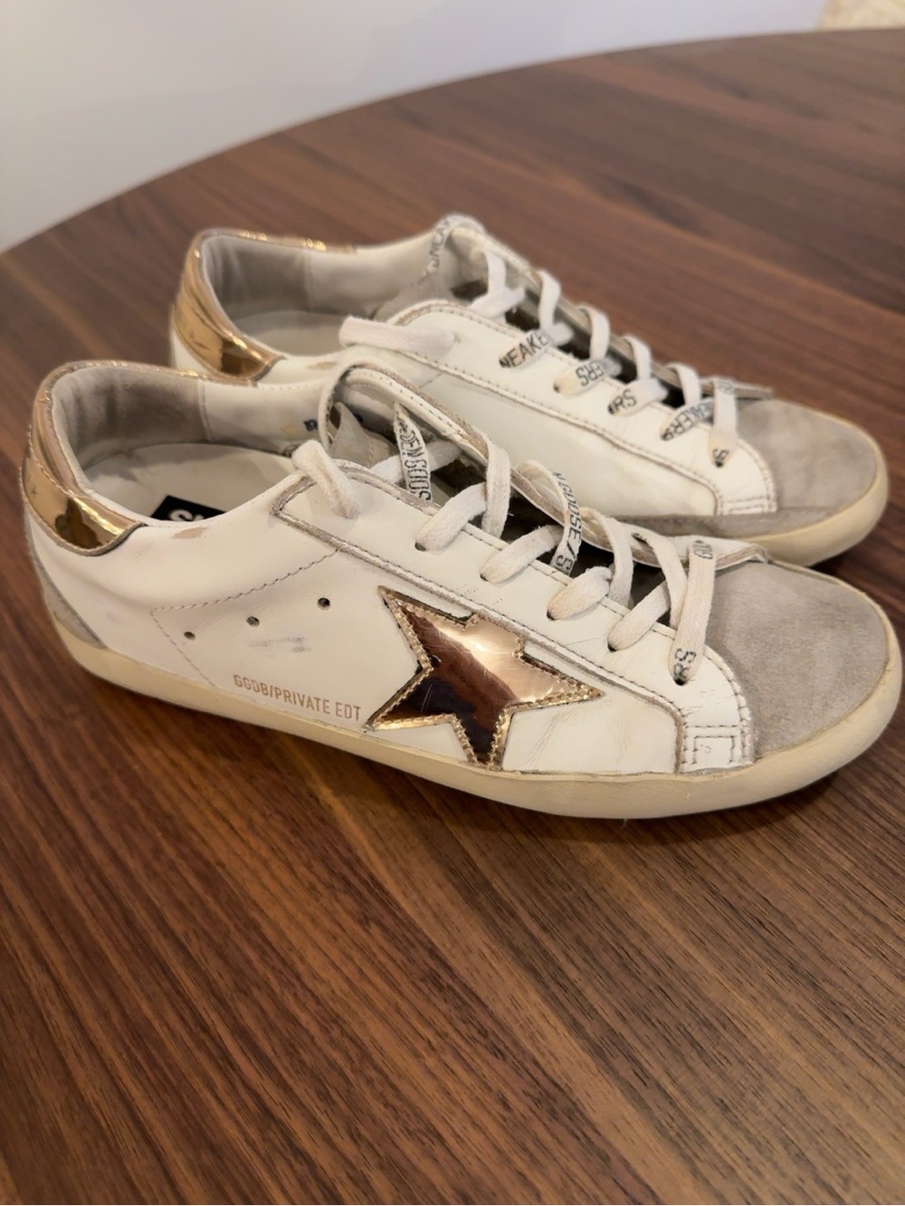 Golden Goose Deluxe Brand Private Edition Sneakers EU 36 US 6 
Wht Leather Rose